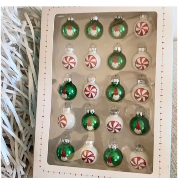 🪞 NEW set of 20 Mini candy cane / gnome printed holiday ornaments decorations - Picture 2 of 5